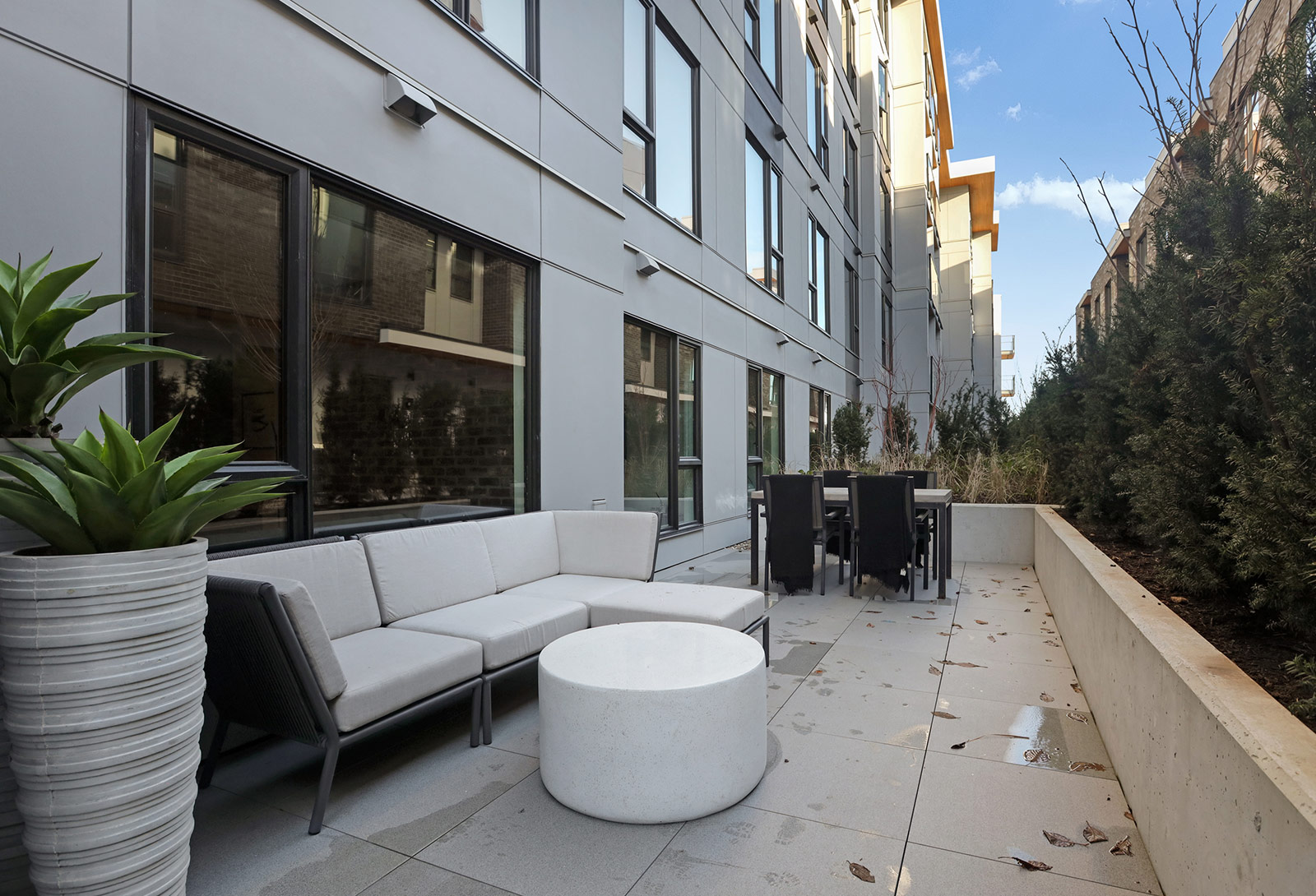 Port Moody 1 - 3 bedroom condos, Platform by Aragon Properties, modern industrial-inspired design
